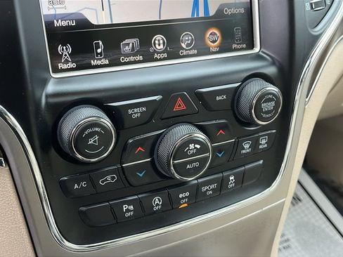 Used 2016 Jeep Grand Cherokee Limited image 21