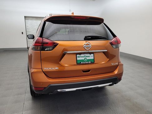Used 2019 Nissan Rogue SL w/ Premium Package AWD/4WD image 6
