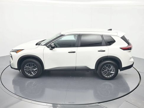 Used 2024 Nissan Rogue S FWD image 28