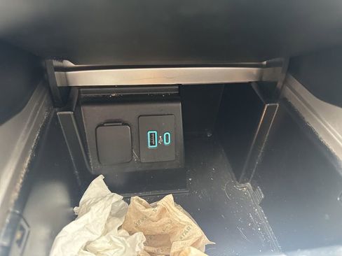 Used 2020 Ford Explorer Limited w/ Class III Trailer Tow Package image 7