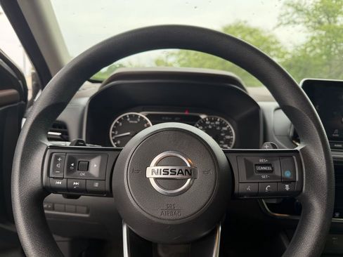 Used 2021 Nissan Rogue SV FWD image 14