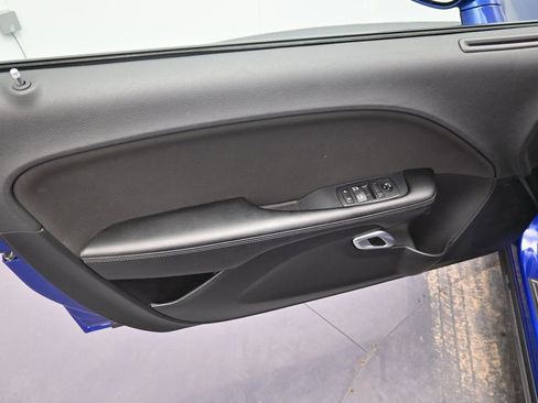 Used 2021 Dodge Challenger R/T image 9