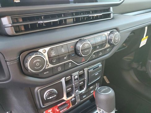New 2026 Jeep Gladiator Mojave AWD/4WD image 24