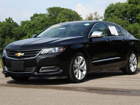 Used 2017 Chevrolet Impala Premier w/ Enhanced Convenience Package FWD image 3