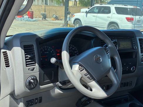 Used 2016 Nissan NV 3500 SV w/ SV Technology Package RWD image 17
