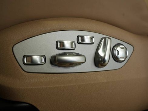 Certified 2026 Porsche Macan AWD/4WD image 33
