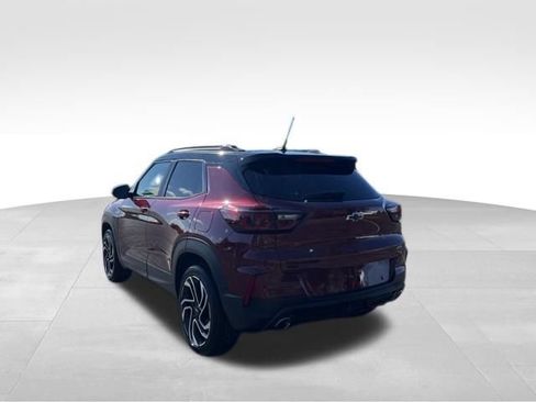 Used 2025 Chevrolet TrailBlazer RS w/ Convenience Package AWD/4WD image 3