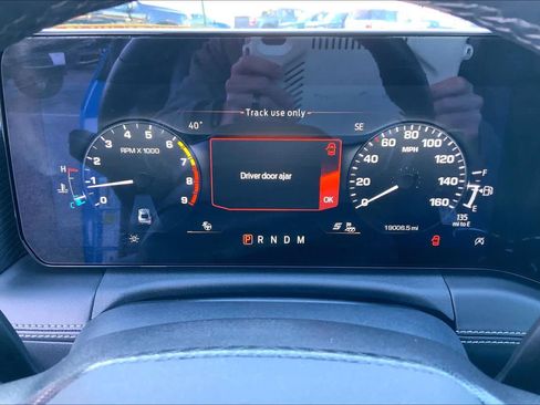 Used 2025 Ford Mustang GT Premium image 23