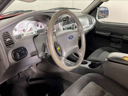 Used 2005 Ford Explorer Sport Trac XLS image 17