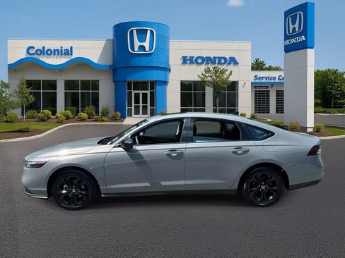 Certified 2025 Honda Accord SE image 3