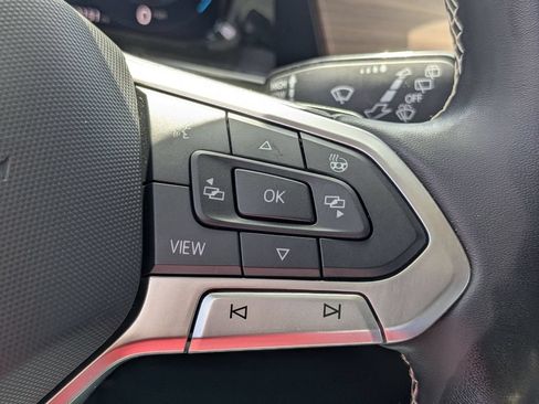 Used 2025 Volkswagen Atlas SE FWD image 21
