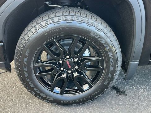 New 2026 GMC Sierra 1500 Elevation image 9