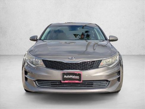 Used 2016 Kia Optima LX w/ Option Group 014 FWD image 2