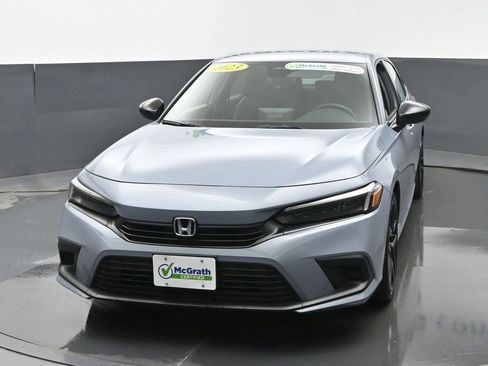 Used 2023 Honda Civic Sport image 5