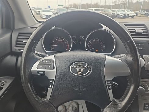 Used 2012 Toyota Highlander SE w/ Tow Pkg image 15