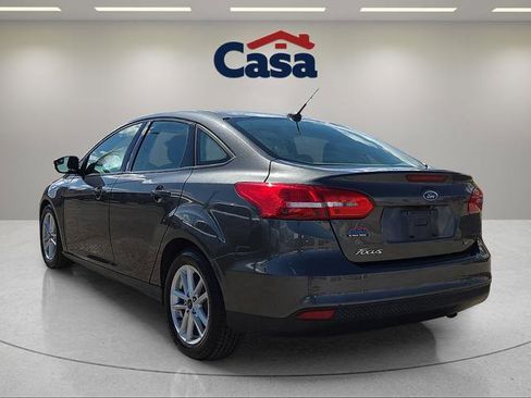 Used 2017 Ford Focus SE FWD image 4