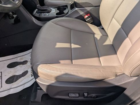 Used 2017 Hyundai Santa Fe Sport w/ Cargo Package AWD/4WD image 22