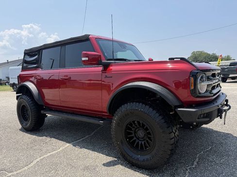 Used 2021 Ford Bronco Outer Banks w/ Sasquatch Package AWD/4WD image 14