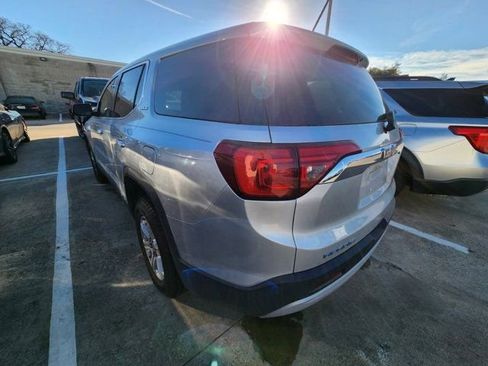 Used 2017 GMC Acadia SLE image 3