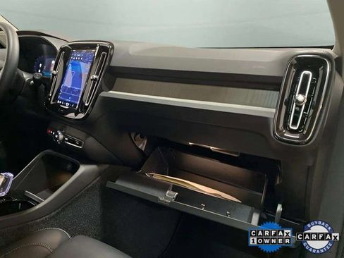 Used 2025 Volvo XC40 B5 Plus image 82