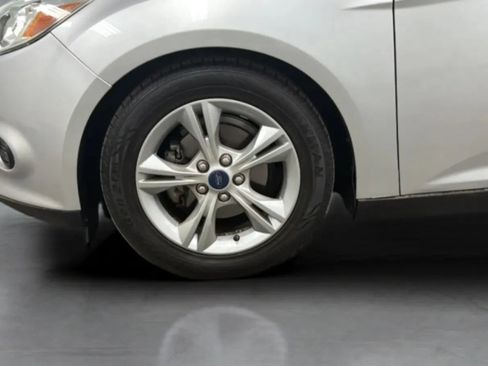 Used 2014 Ford Focus SE w/ SE Winter Package FWD image 27
