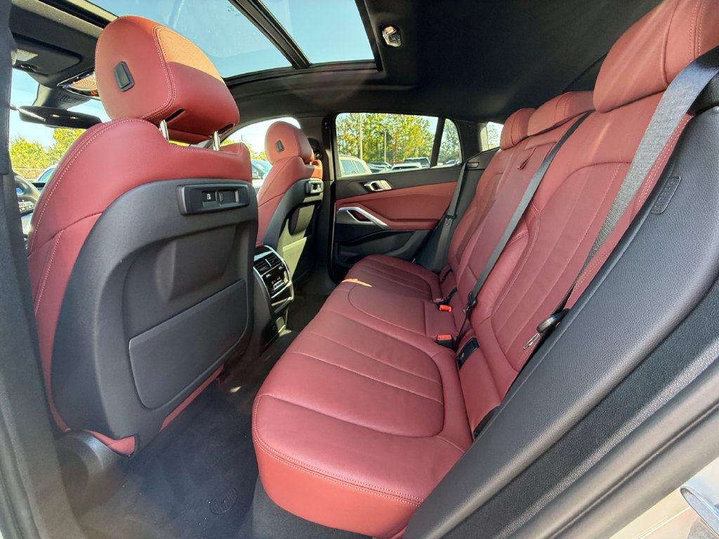 Used 2022 BMW X6 xDrive40i w/ Premium Package AWD/4WD image 24