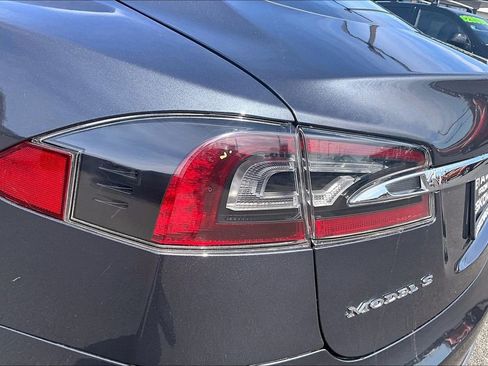 Used 2016 Tesla Model S 70D AWD/4WD image 30