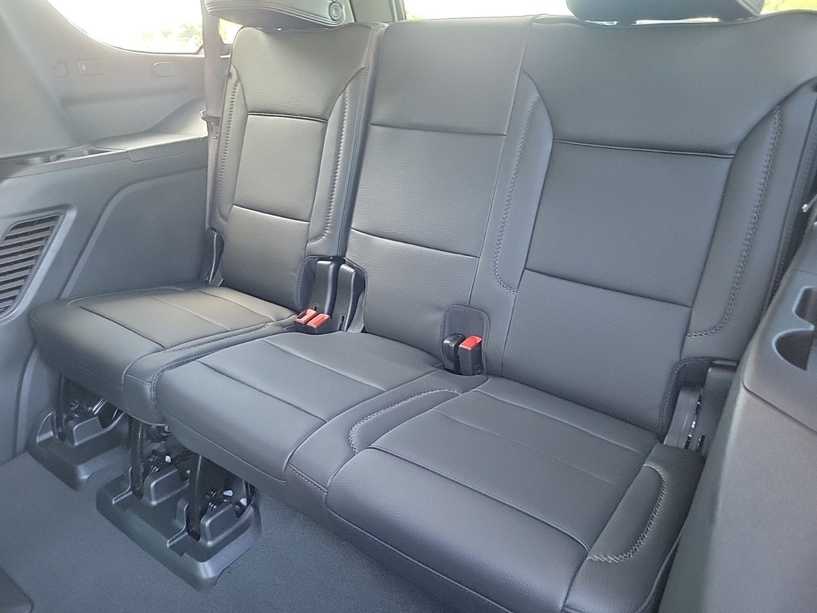New 2026 GMC Yukon Denali RWD image 12