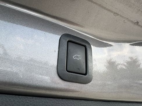 Used 2018 Toyota Highlander Limited Platinum image 36