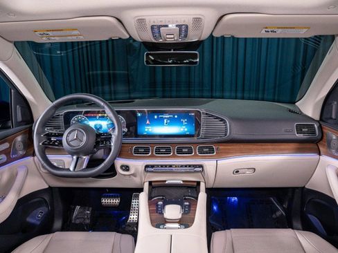 New 2026 Mercedes-Benz GLS 580 4MATIC image 14
