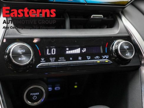 Used 2024 Toyota Venza LE image 35