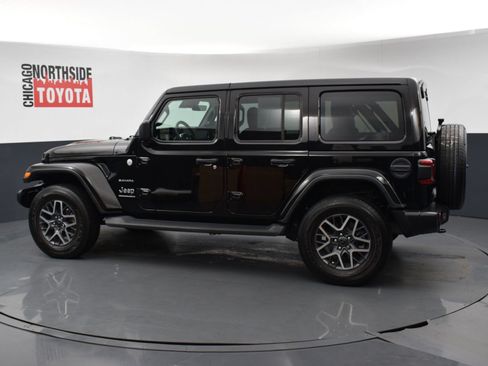 Used 2024 Jeep Wrangler Unlimited Sahara w/ Technology Group AWD/4WD image 2