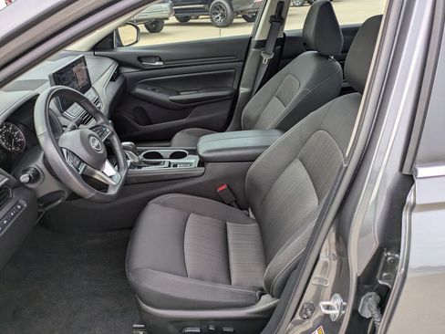 Used 2024 Nissan Altima 2.5 SV w/ SV Premium Package image 7