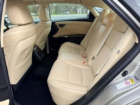 Used 2013 Toyota Avalon Limited w/ Technology Pkg FWD image 19