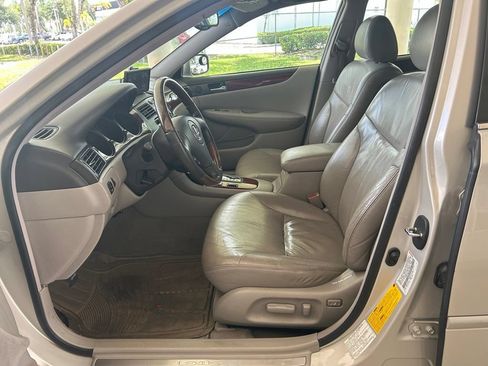 Used 2002 Lexus ES 330 FWD image 5