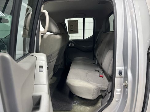 Used 2016 Nissan Frontier SV image 22