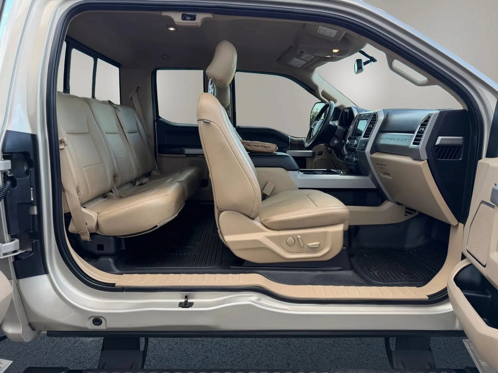 Used 2017 Ford F250 Lariat w/ Lariat Value Package AWD/4WD image 40