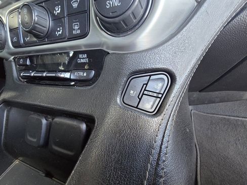 Used 2019 GMC Yukon XL SLT image 42