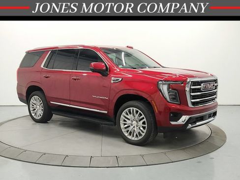 Used 2025 GMC Yukon Elevation RWD image 1