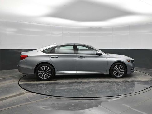 Used 2019 Honda Accord Touring image 9