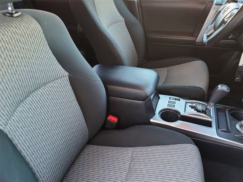 Used 2016 Toyota 4Runner SR5 image 20