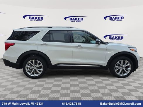 Used 2022 Ford Explorer Platinum w/ Equipment Group 601A image 4