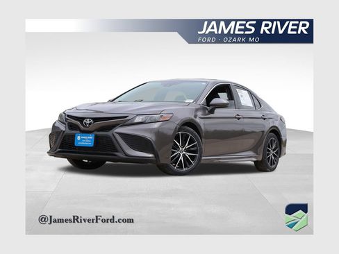 Used 2021 Toyota Camry SE FWD image 1