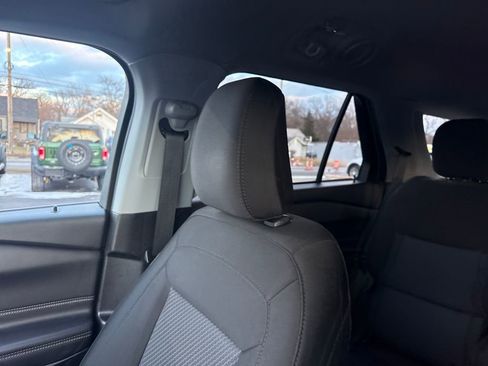 Used 2023 Ford Explorer XLT image 42