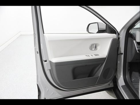 Certified 2024 Hyundai Ioniq 5 SEL AWD/4WD image 4