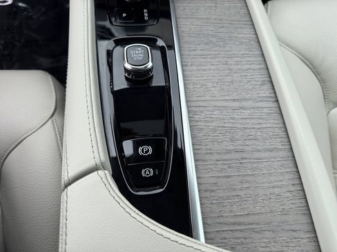 Used 2024 Volvo XC90 B6 Plus AWD/4WD image 19