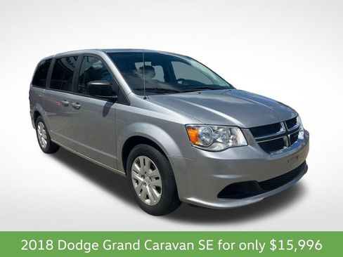 Used 2018 Dodge Grand Caravan SE w/ UConnect Hands-Free Group FWD image 7