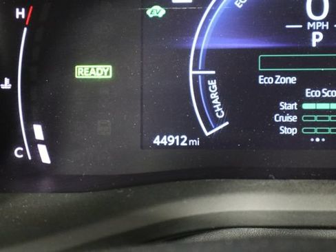 Used 2025 Toyota Camry SE w/ Convenience Package FWD image 41