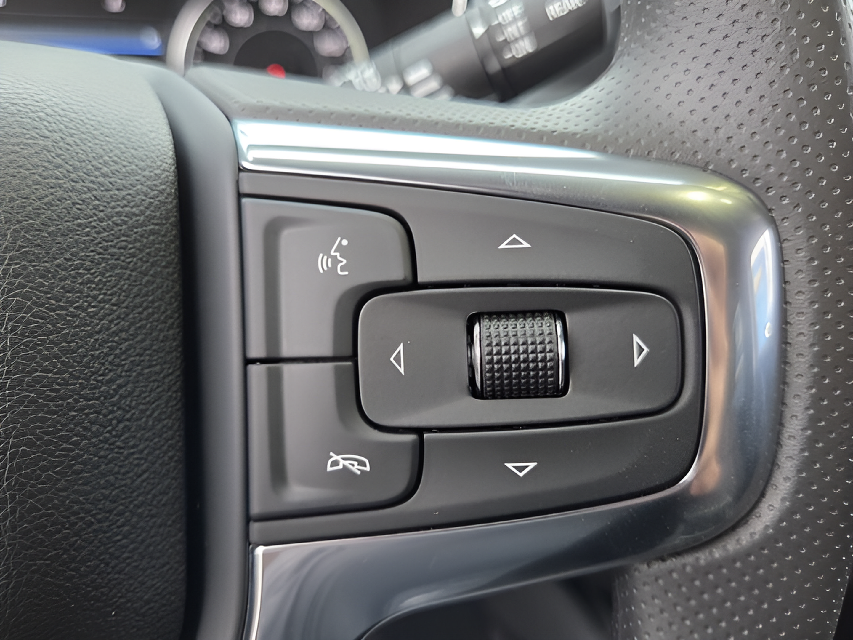 New 2026 Chevrolet Blazer LT FWD image 25
