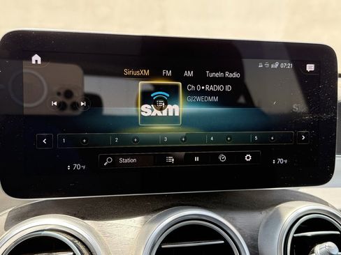 Used 2020 Mercedes-Benz GLC 300 4MATIC image 10